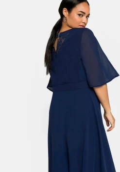 Abendkleid aus Chiffon, mit Spitzen-Einsatz