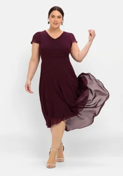 Abendkleid mit Flügelärmeln