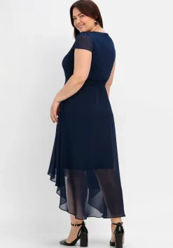 Abendkleid mit Flügelärmeln
