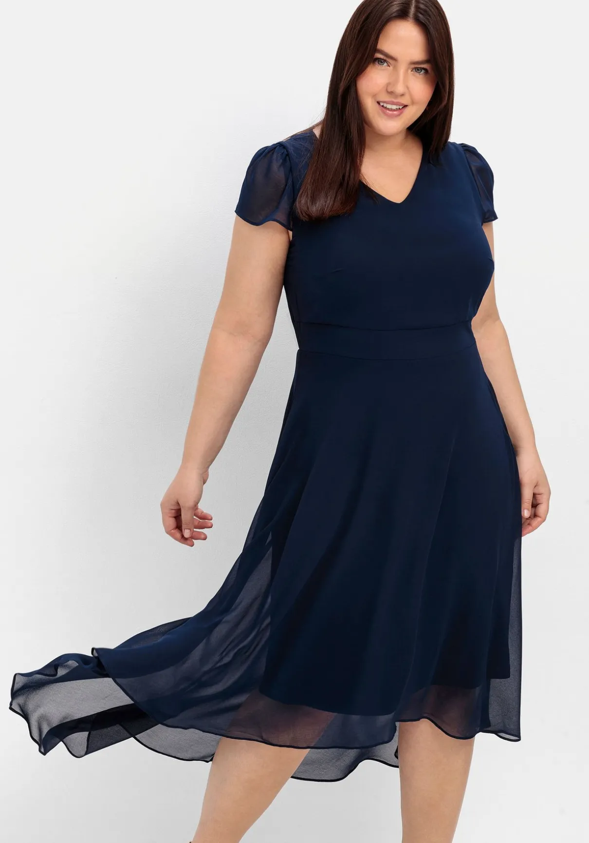 Abendkleid mit Flügelärmeln