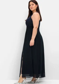 Abendkleid mit floraler Spitze