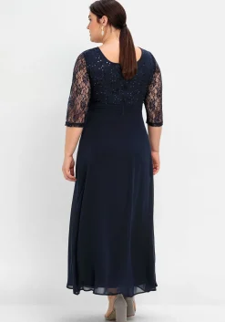 Abendkleid mit floraler Spitze