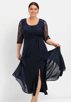 Abendkleid mit floraler Spitze