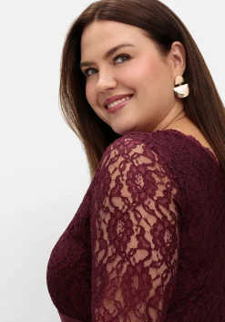 Abendkleid mit Oberteil aus floraler Spitze