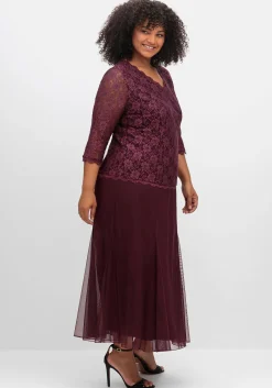 Abendkleid mit Spitzenoberteil und Chiffonrock