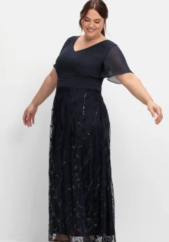 Abendkleid mit Stickerei und Pailletten am Rock