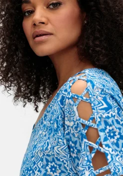 Ausbrenner-Shirt mit geschlitzten Ärmeln