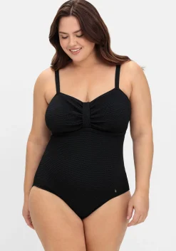 Badeanzug in Struktur-Optik, stark formend