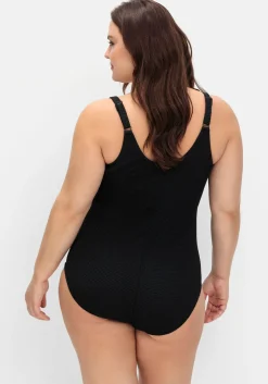 Badeanzug in Struktur-Optik, stark formend