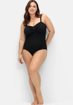 Badeanzug in Struktur-Optik, stark formend