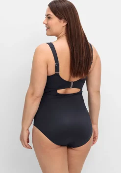 Badeanzug mit Ethnoprint und Shape-Effekt