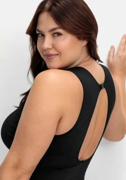 Badeanzug mit Shaping-Effekt und Cut-out