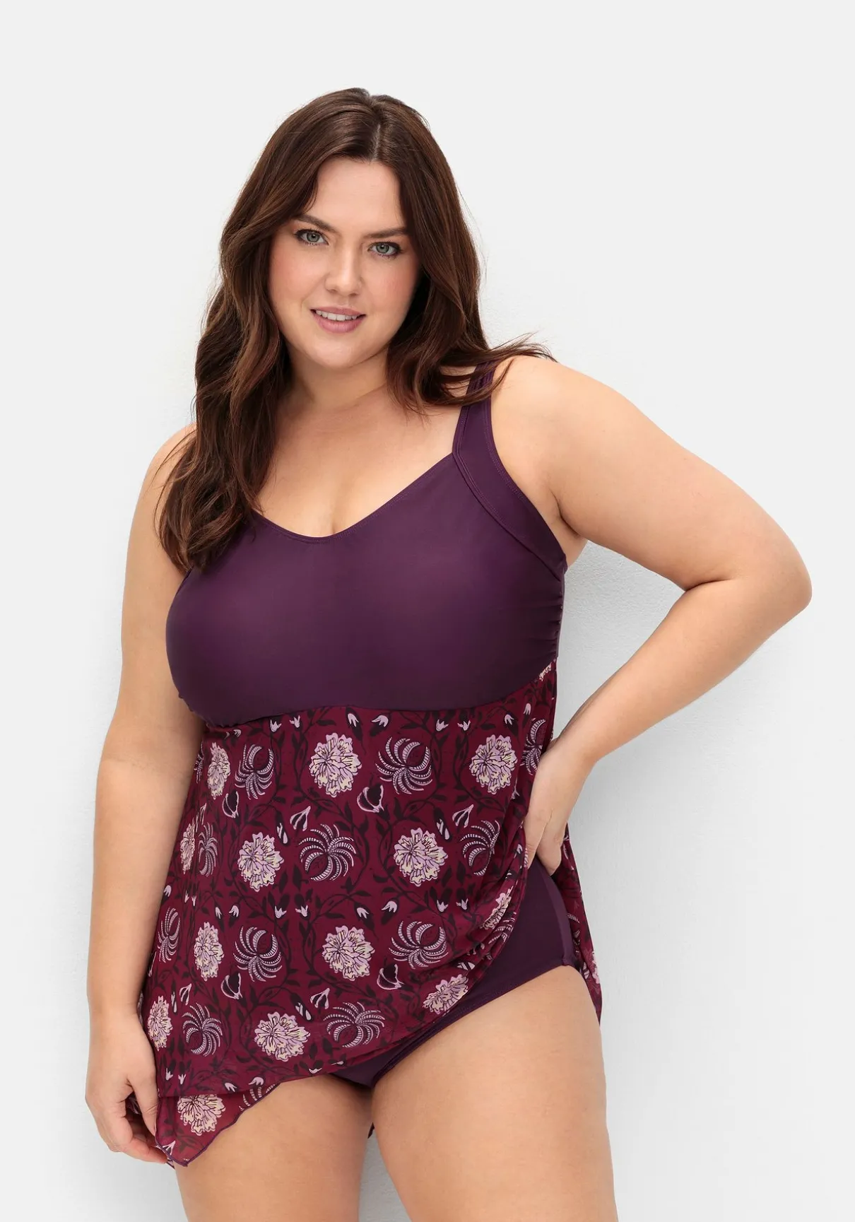 Badekleid mit Mesh-Rock und Shaping-Effekt