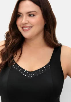 Badekleid mit Pünktchen und integrierter Hose