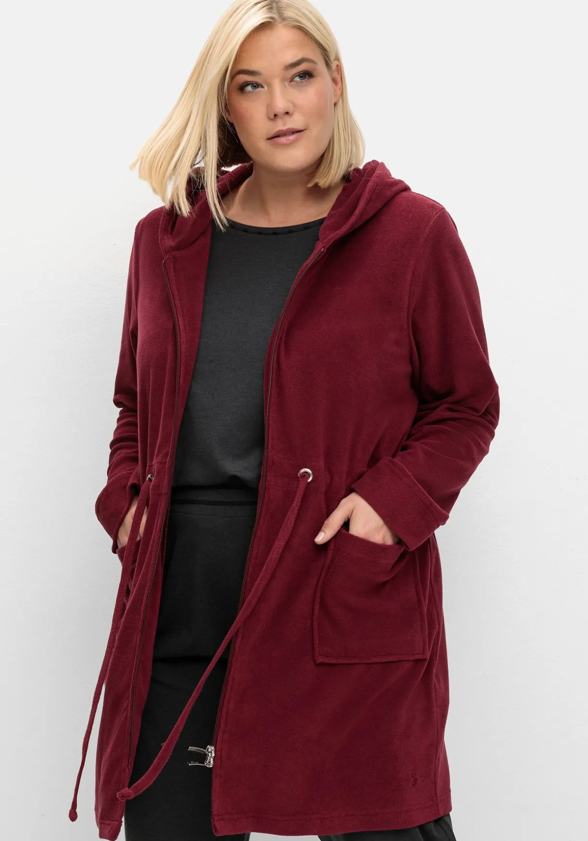 Bademantel mit Reißverschluss und Kapuze