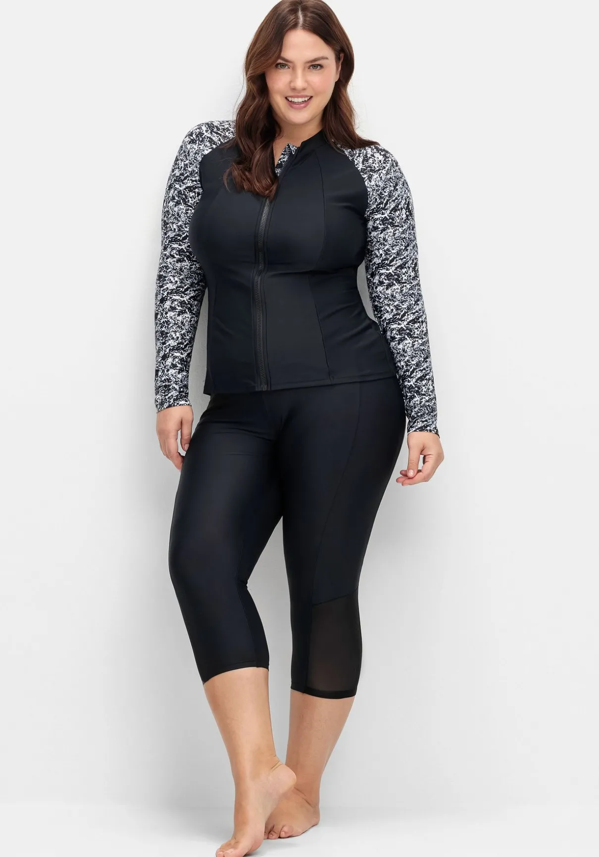 Badeshirt mit langen Ärmeln und Reißverschluss