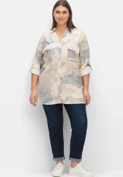 Batik-Longbluse mit Brusttasche und Krempelärmeln