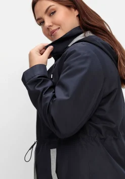 Übergangsjacke mit Kapuze und Kontrastdetails
