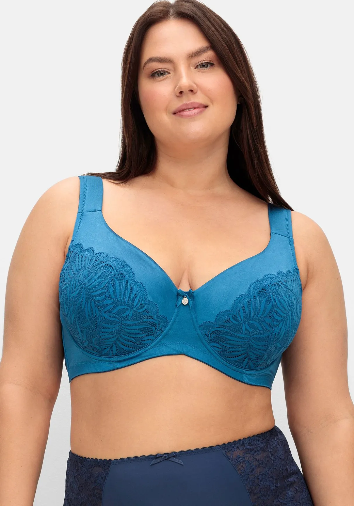 Bügel-BH aus floraler Spitze, mit Seitenstützen