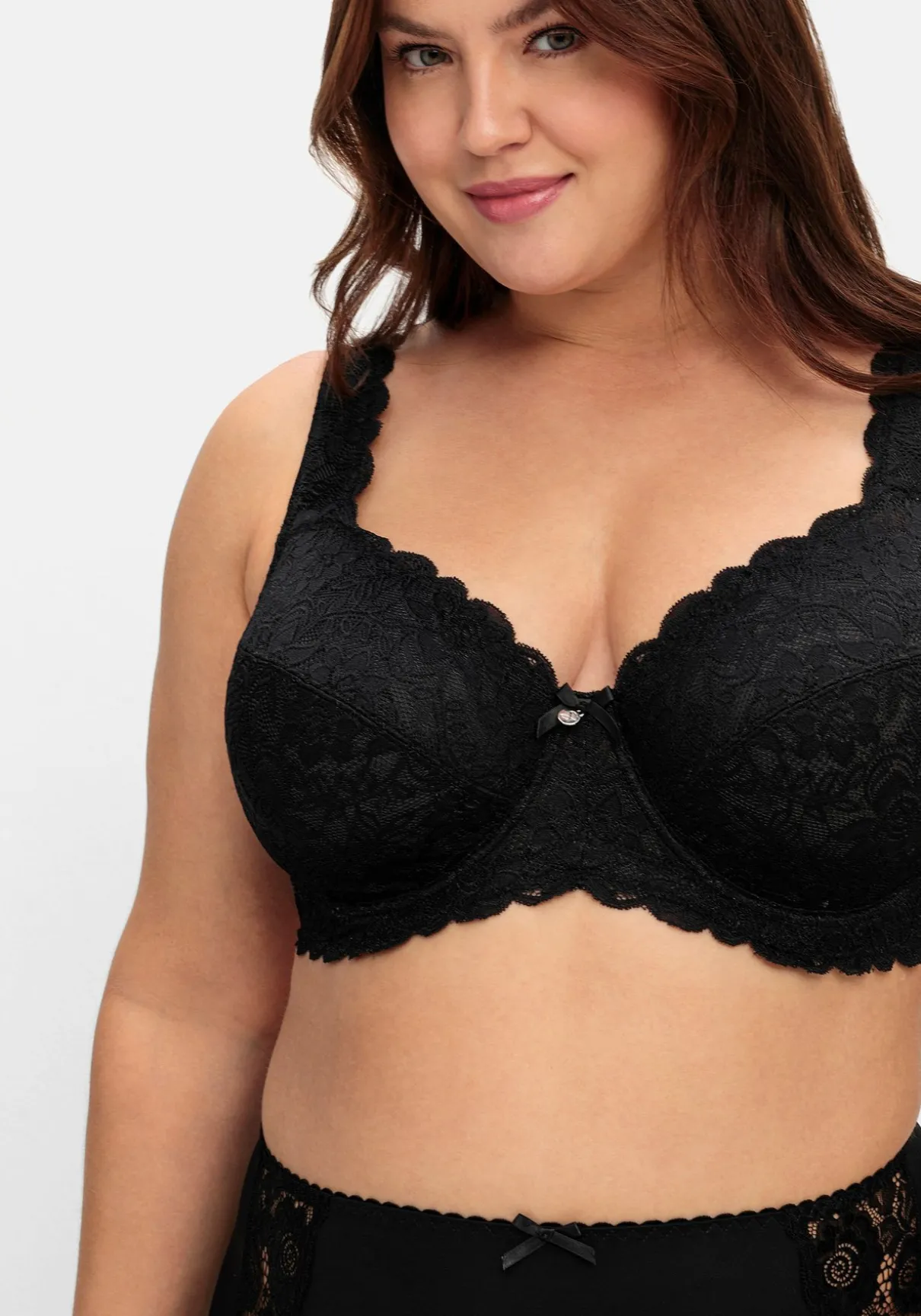 Bügel-BH mit blickdichter Spitze und Seitenstützen