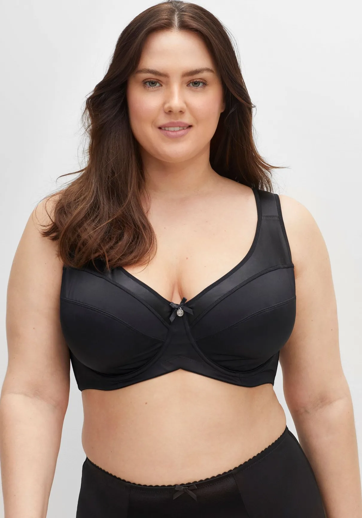 Bügel-BH mit kleiner Zierschleife, breite Träger