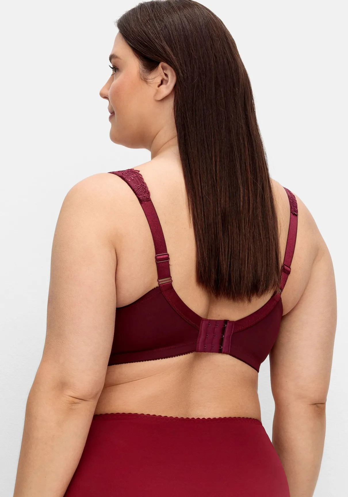 Bügel-BH mit Stickereispitze und Mesh-Einsätzen