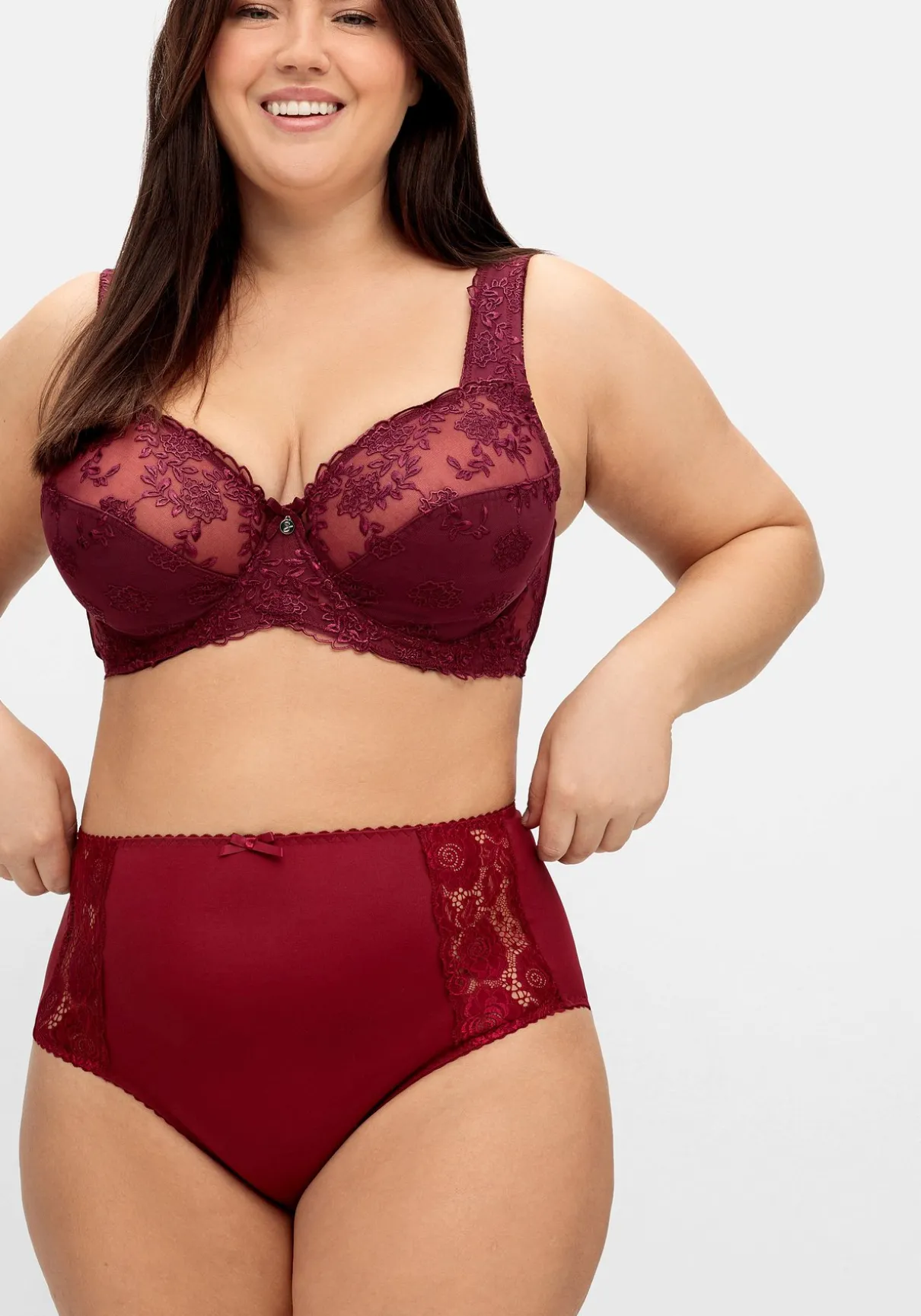 Bügel-BH mit Stickereispitze und Mesh-Einsätzen