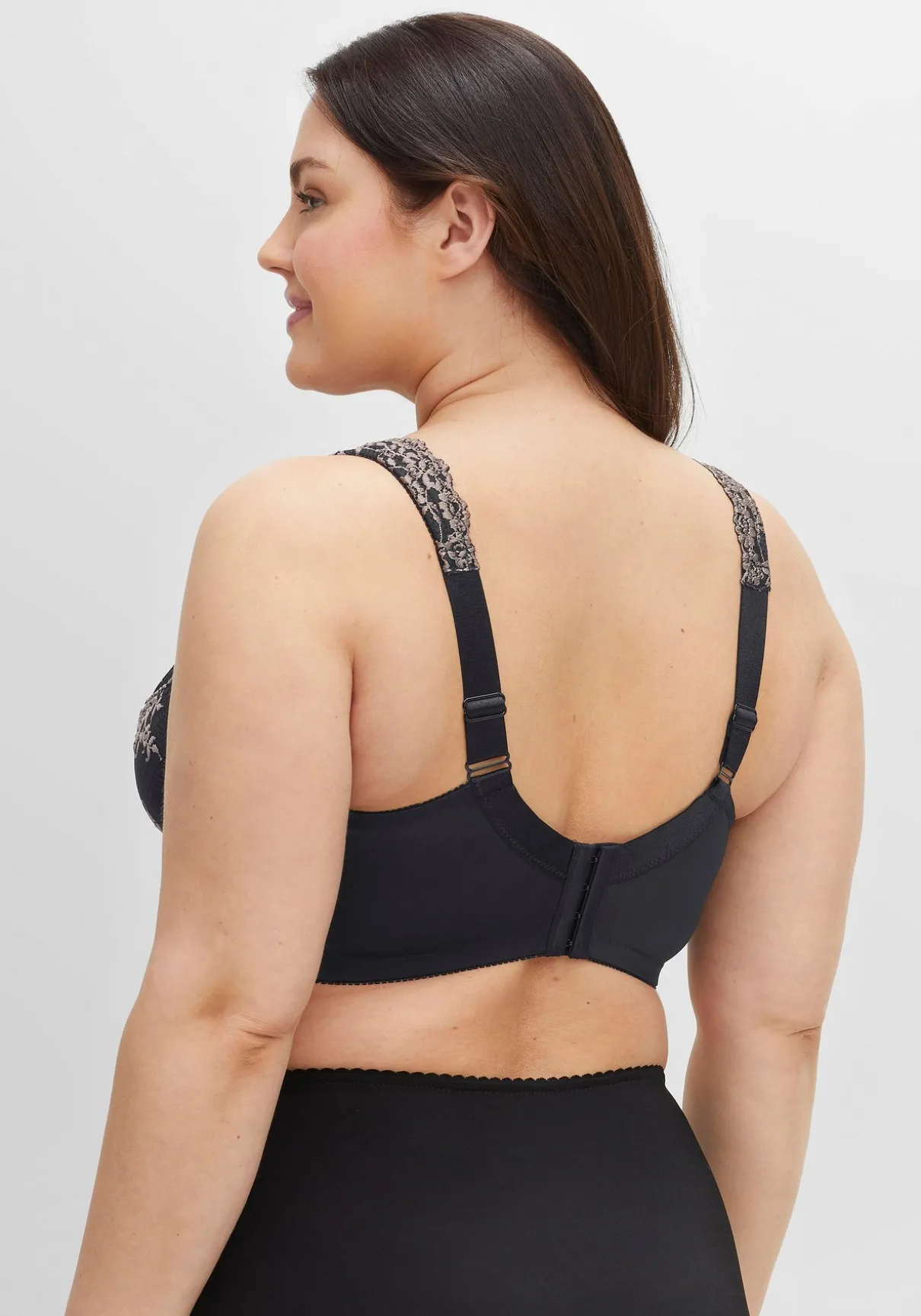 Bügel-BH mit Stickereispitze und Mesh-Einsätzen