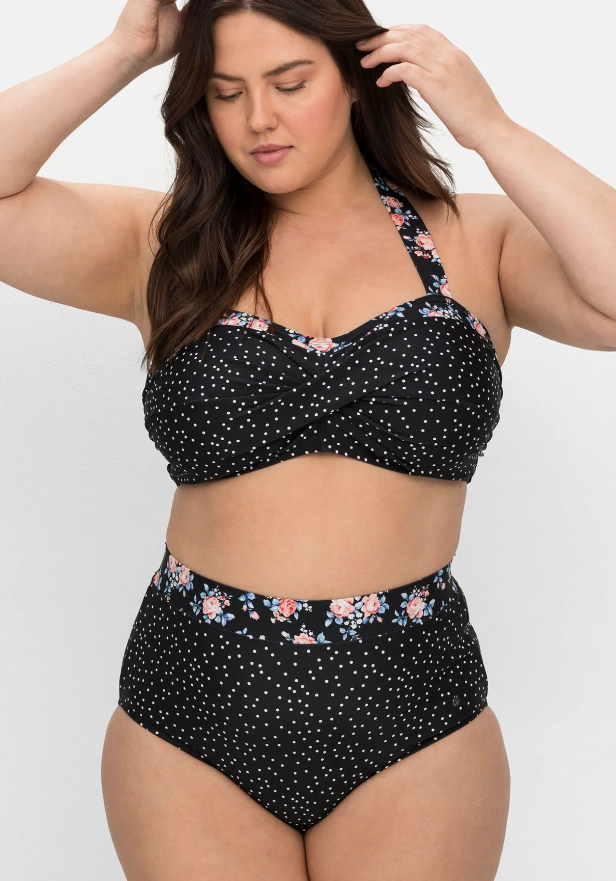 Bikinioberteil in Wickeloptik, mit Neckholder-Träger