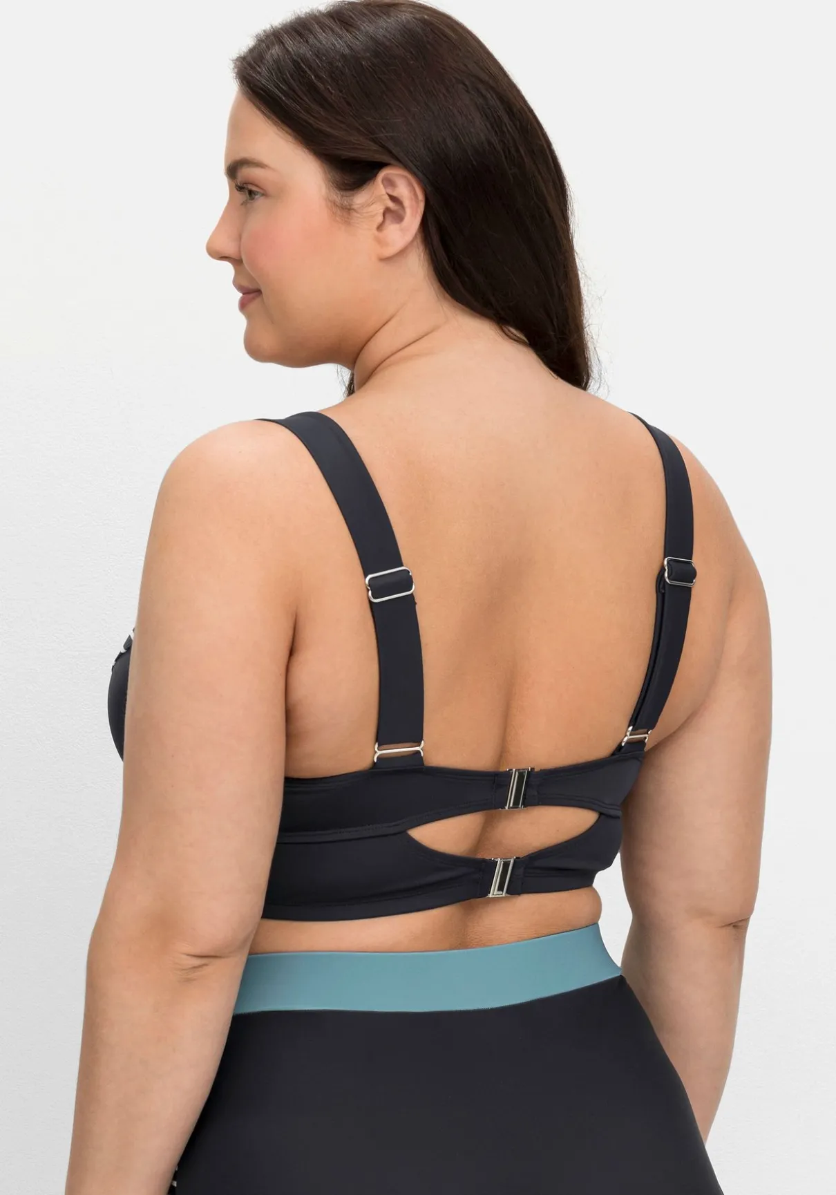 Bikini-Oberteil mit Bügeln, im Streifen-Design