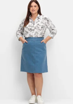 Bluse in leichter A-Linie, mit floralem Print