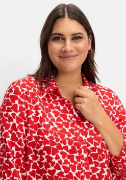 Bluse mit Herz-Alloverprint und 3/4-Ärmeln
