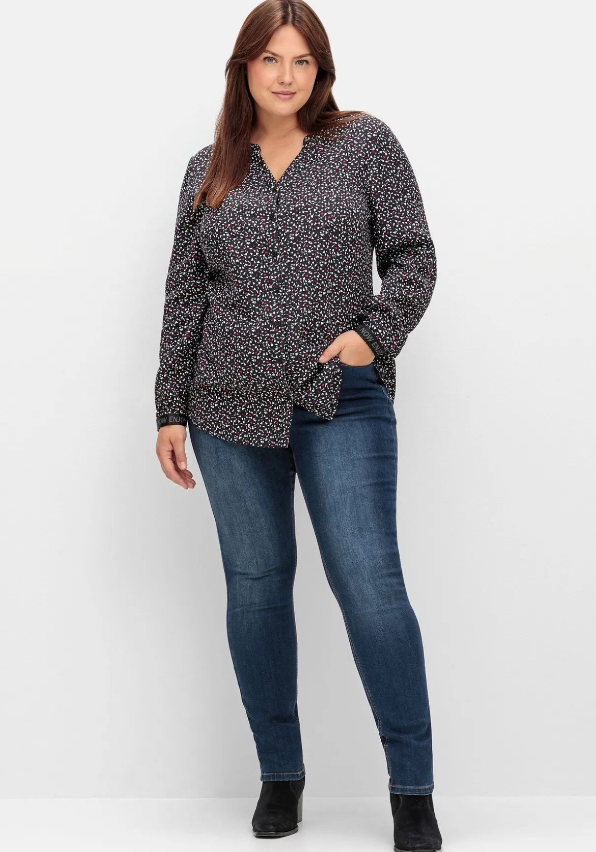 Bluse mit Wordingprint an den Manschetten