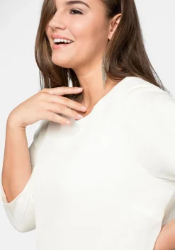 Blusenshirt in leichter A-Linie mit Zipfelsaum