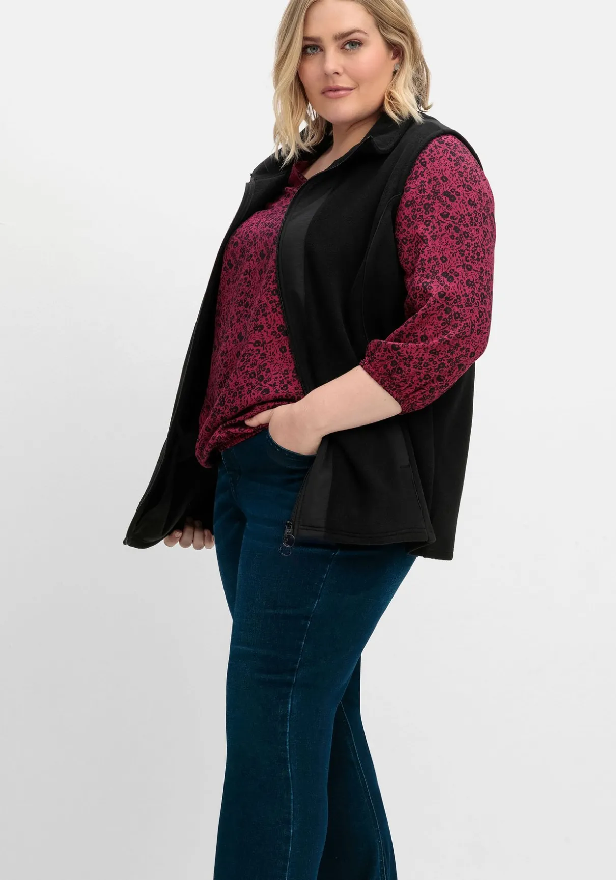 Bootcut-Jeans mit Catfaces und Shaping-Einsatz