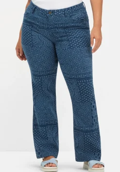 Bootcut-Jeans mit Lasercut-Allovermuster