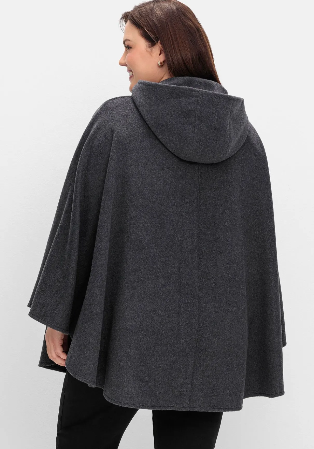 Cape mit Kapuze und 1-Knopf-Verschluss