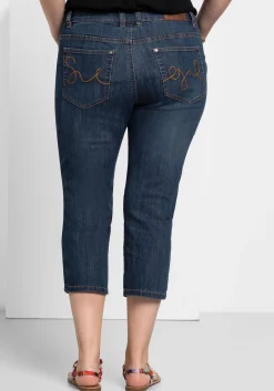 Caprijeans mit Used-Effekten