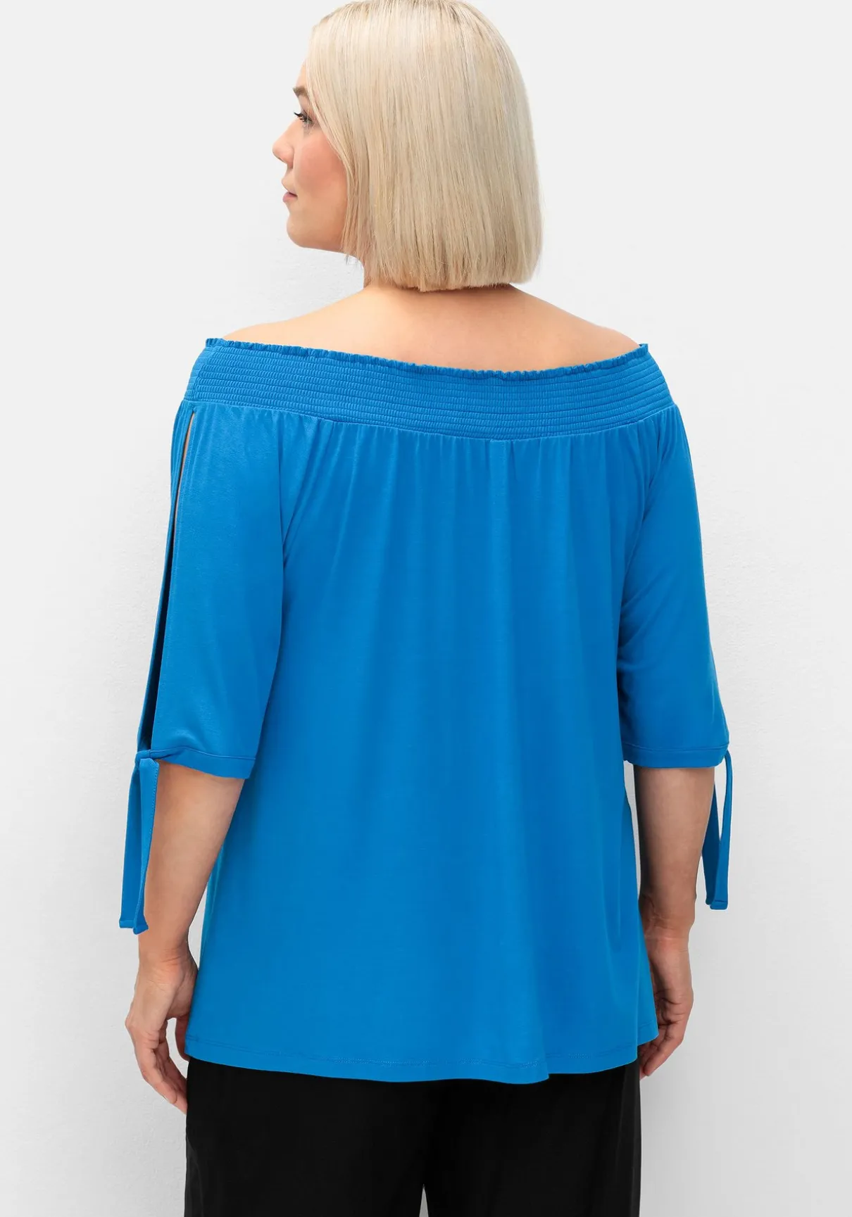 Carmenshirt mit Smokeinsatz und längerem Halbarm