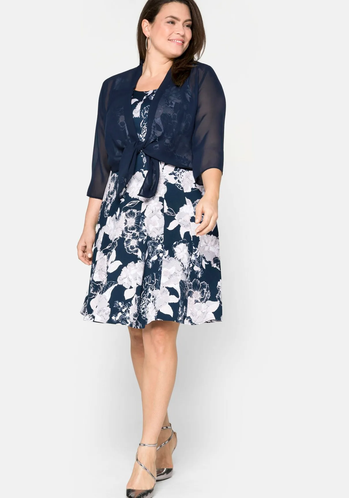 Chiffon-Bolero im Zipfellook