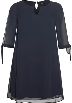 Chiffonkleid im Lagenlook, mit geschlitztem Ärmel