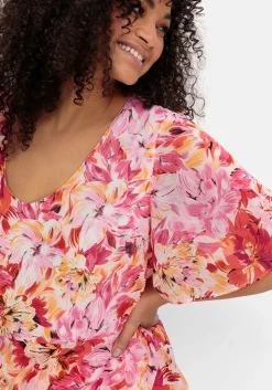Chiffonkleid mit Blumendruck und Flügelärmeln