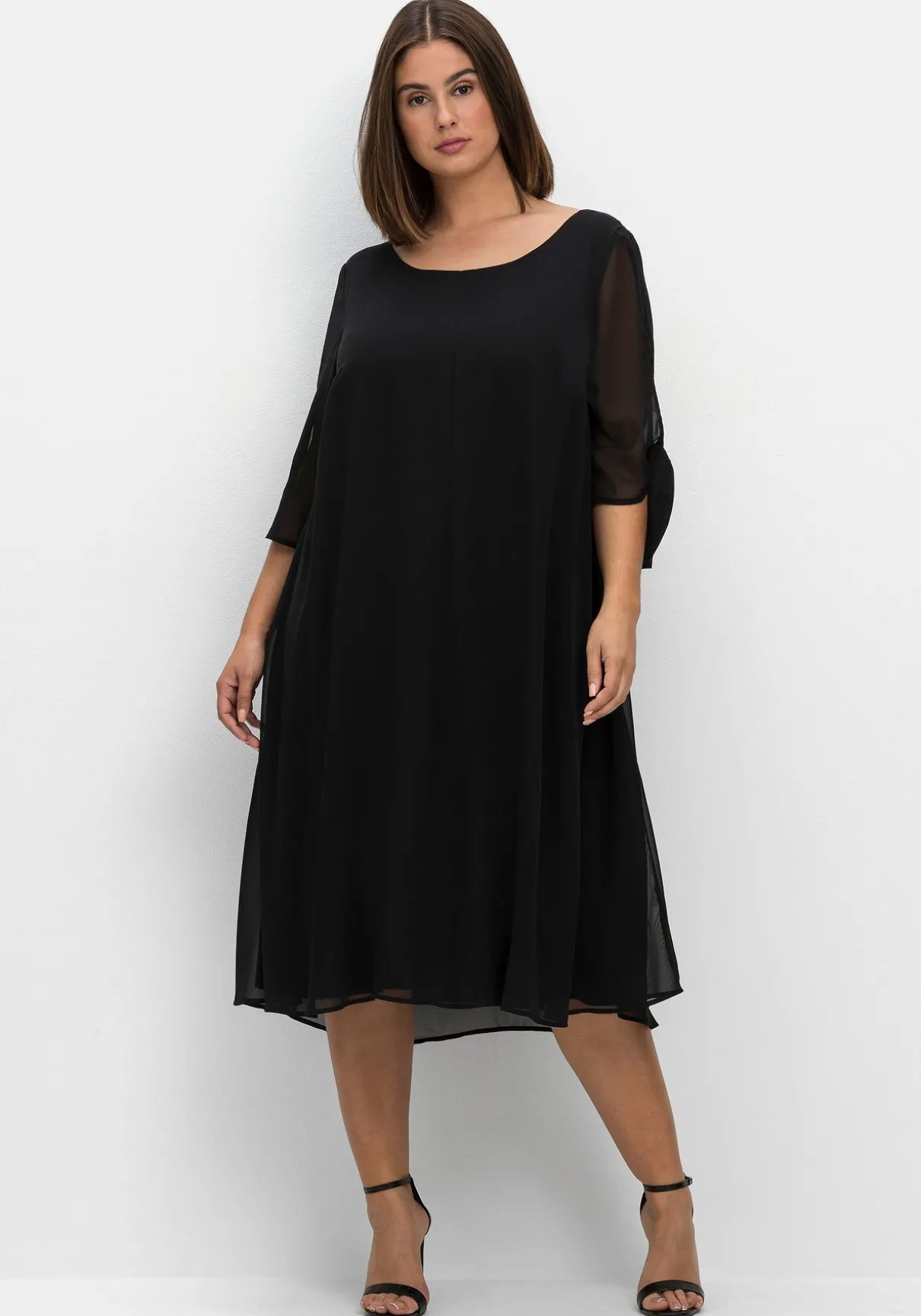 Chiffonkleid mit 3/4-Ärmeln, in Midilänge