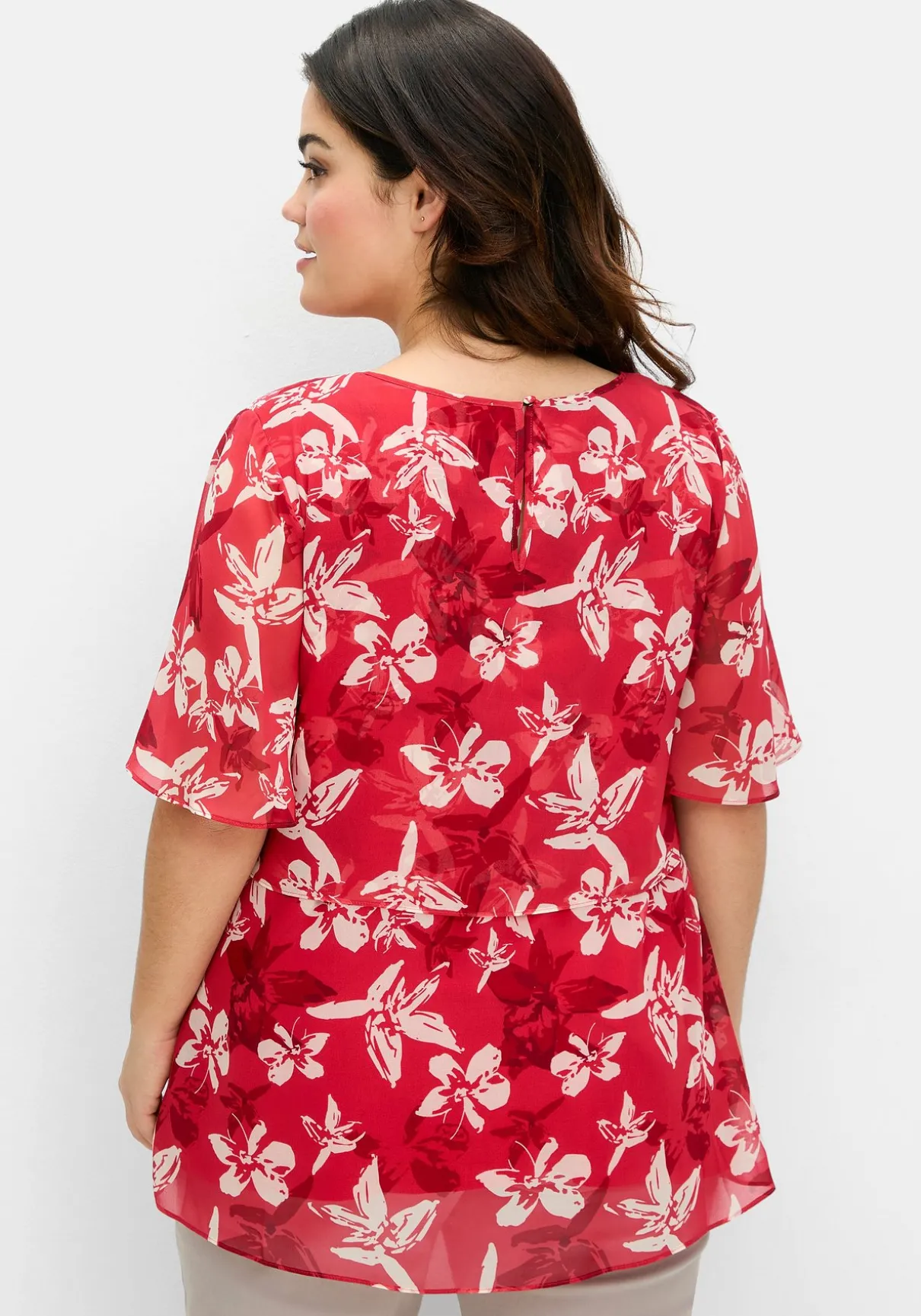 Chiffontunika mit Blütenprint und Flügelärmeln