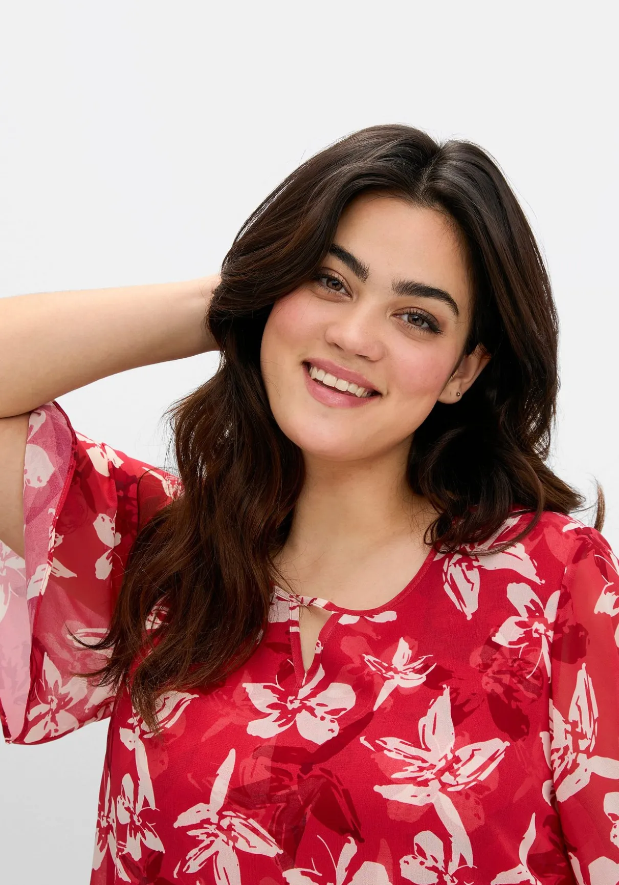 Chiffontunika mit Blütenprint und Flügelärmeln