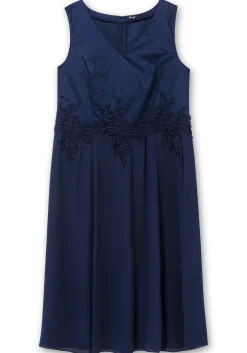 Cocktailkleid im Materialmix, mit floraler Spitze