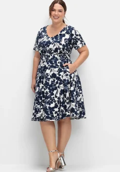 Cocktailkleid mit Blumenprint und Stoffgürtel