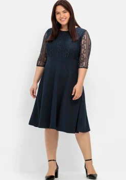 Cocktailkleid mit floraler Spitze und Chiffon-Ärmeln