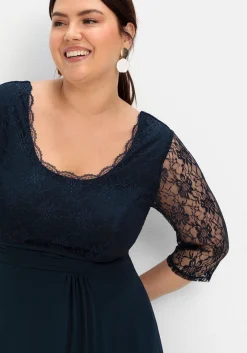 Cocktailkleid mit floraler Spitze