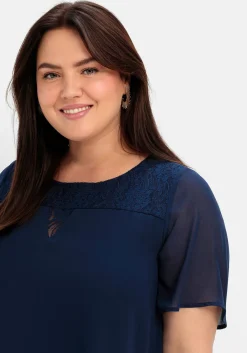 Cocktailkleid mit Spitzen-Einsatz, aus Chiffon